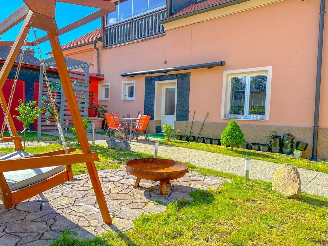 Apartman Pod Hradem Horsovsky Tyn Exterior photo